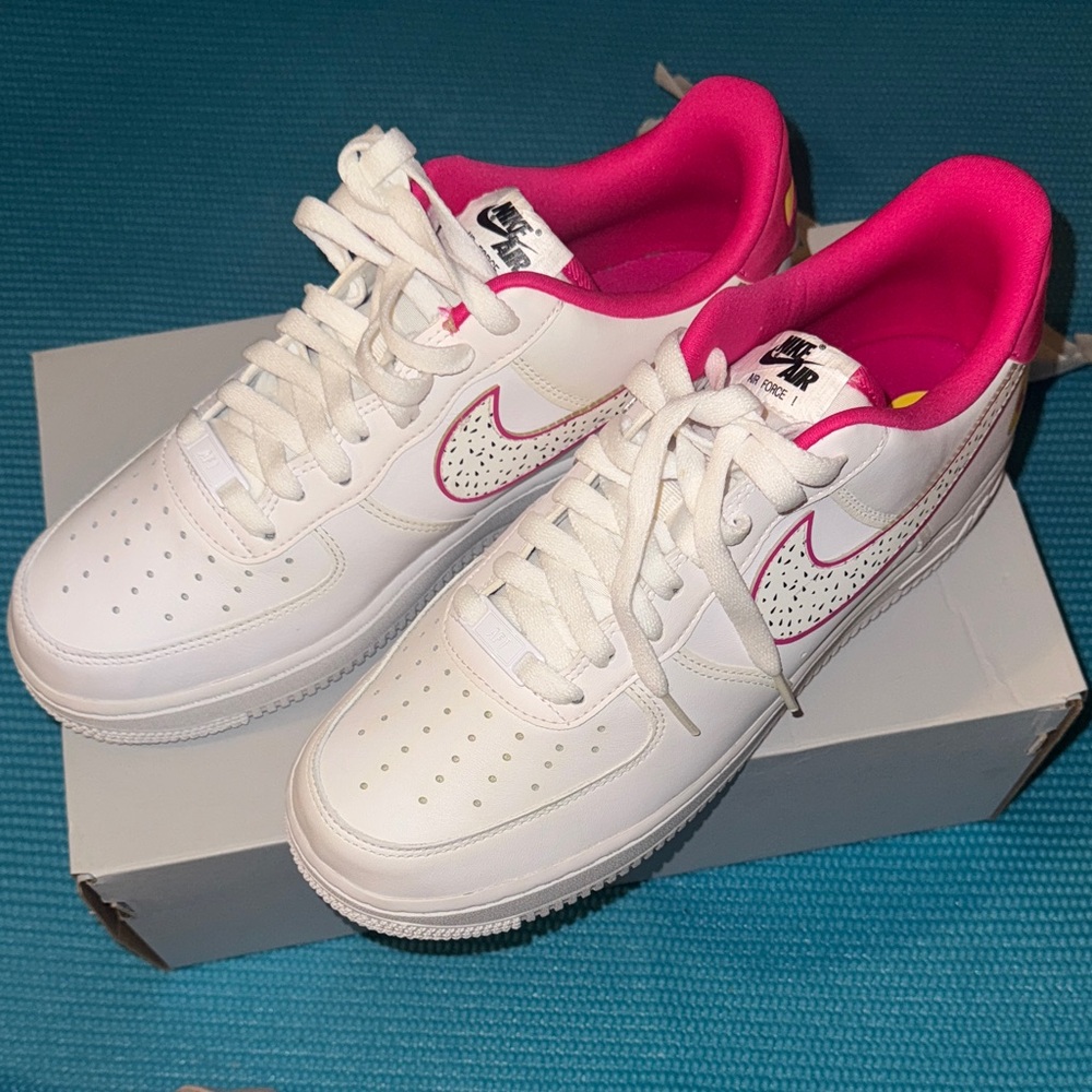 Nike Air Force 1'07 LX Special Limited Edition Dragon Fruit Sneakers w/tote. NIB